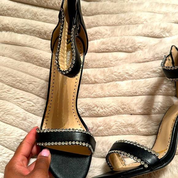 ADRIENNE VITTADINI GRACY BLACK HEELS WITH CRYSTALS - Picture 4 of 5
